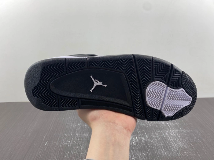 AIR JORDAN 4 RETRO WHITE THUNDER  FQ8135-001