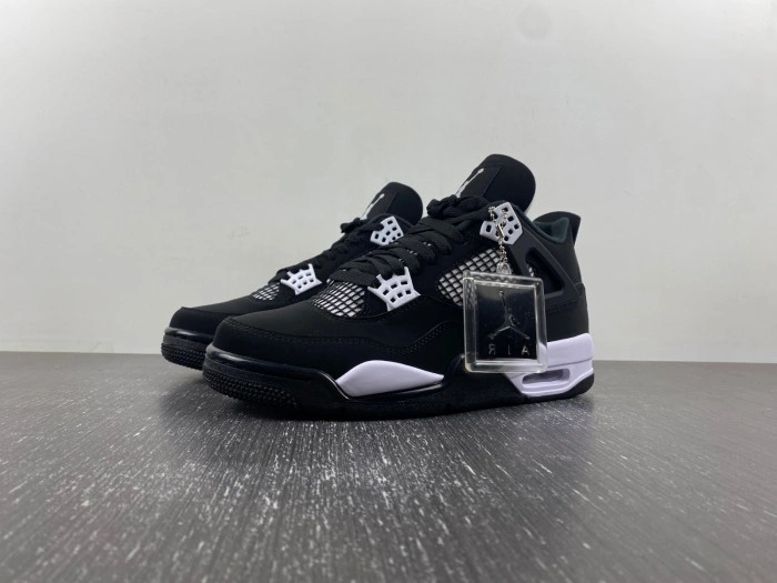 AIR JORDAN 4 RETRO WHITE THUNDER  FQ8135-001