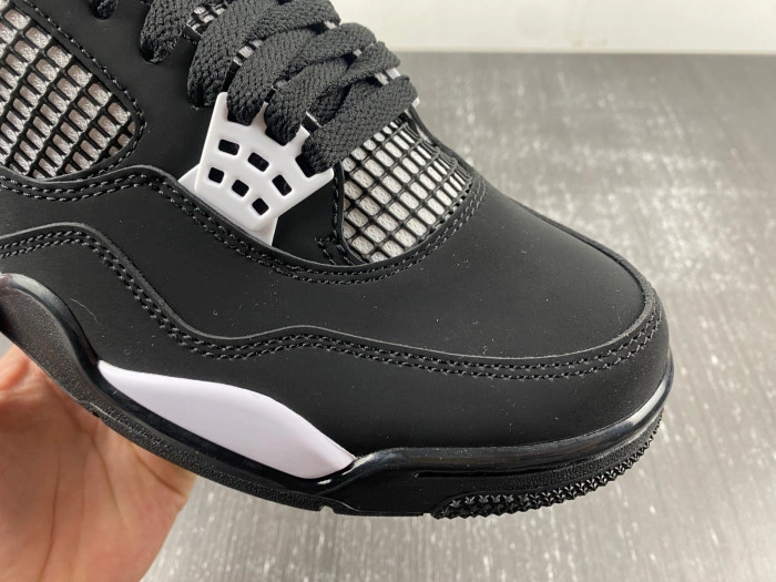 AIR JORDAN 4 RETRO WHITE THUNDER  FQ8135-001