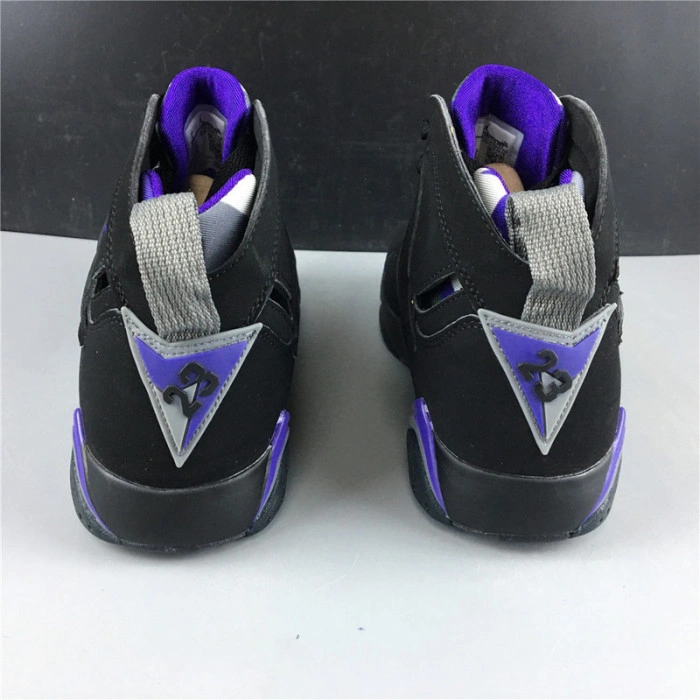 AIR JORDAN 7 RETRO RAY ALLEN BUCKS 304775-053