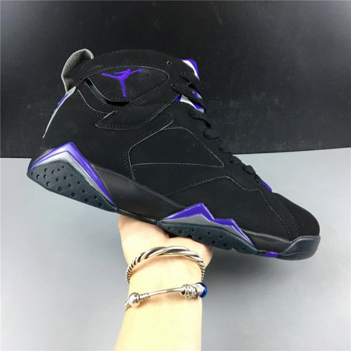 AIR JORDAN 7 RETRO RAY ALLEN BUCKS 304775-053