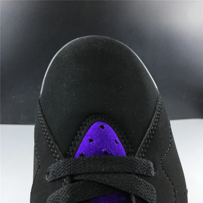 AIR JORDAN 7 RETRO RAY ALLEN BUCKS 304775-053