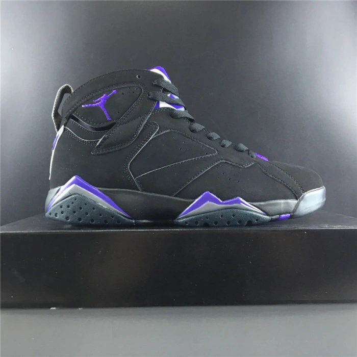 AIR JORDAN 7 RETRO RAY ALLEN BUCKS 304775-053