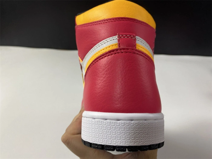 AIR Jordan 1 Retro High OG Light Fusion Red 555088-603
