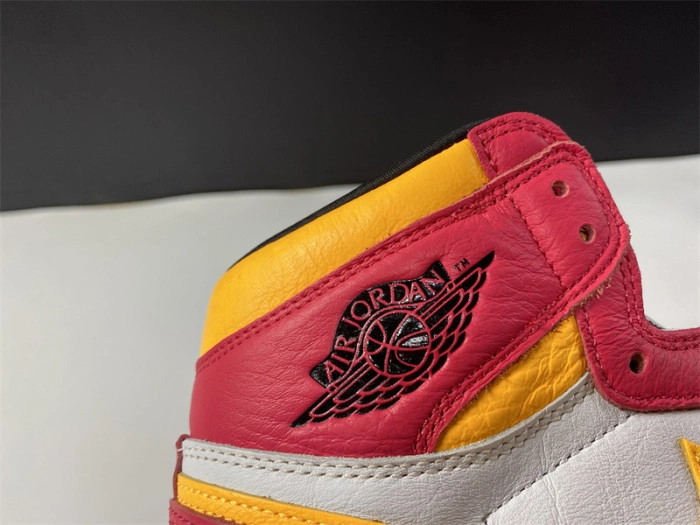 AIR Jordan 1 Retro High OG Light Fusion Red 555088-603