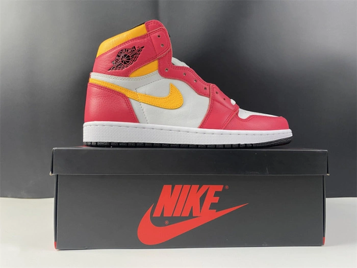AIR Jordan 1 Retro High OG Light Fusion Red 555088-603