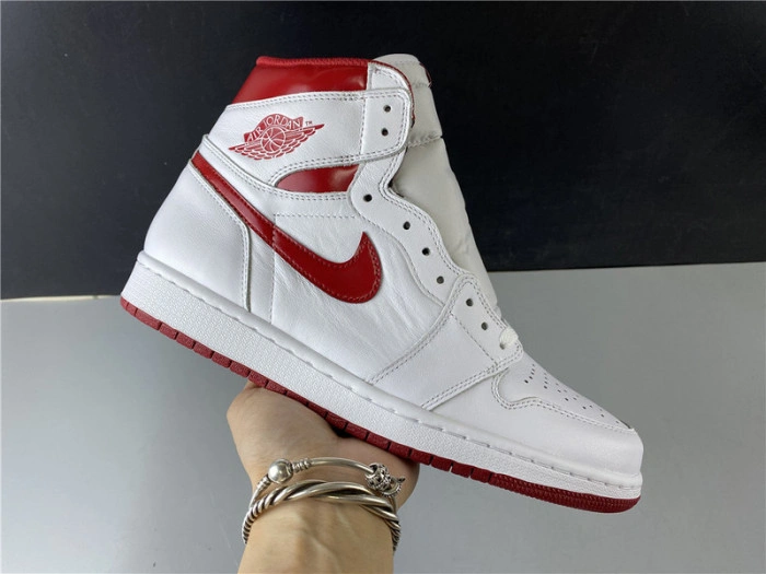 AIR Jordan 1 Retro Metallic Red (2017) 555088-103