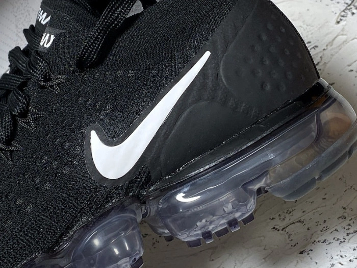 AIR VAPORMAX 2 BLACK WHITE 942842-001