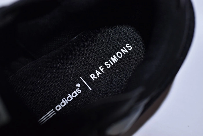 Adidas  Ozweego 3 Raf Simons Black Scarlet  DA8775