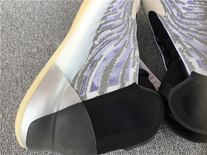 Adidas  YZY QNTM (Lifestyle Model) Q46473