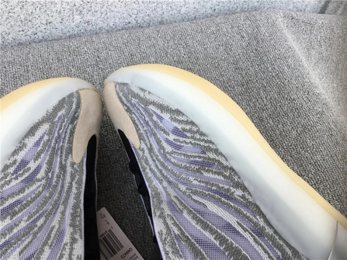 Adidas  YZY QNTM (Lifestyle Model) Q46473