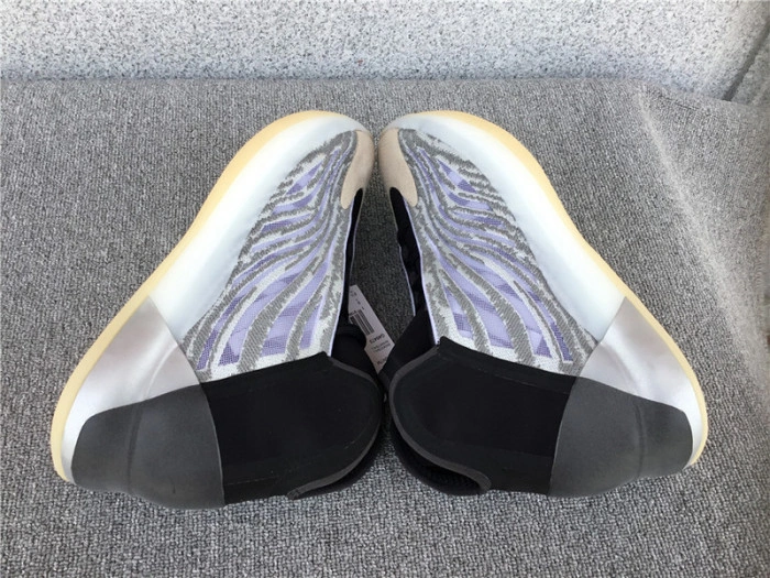 Adidas  YZY QNTM (Lifestyle Model) Q46473
