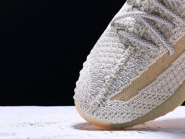 Adidas  Yeezy Boost 350 V2 "lundmark Reflective" FV3254
