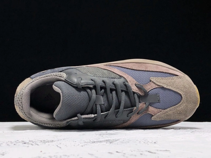 Adidas Yeezy 700 Mauve  EE9614