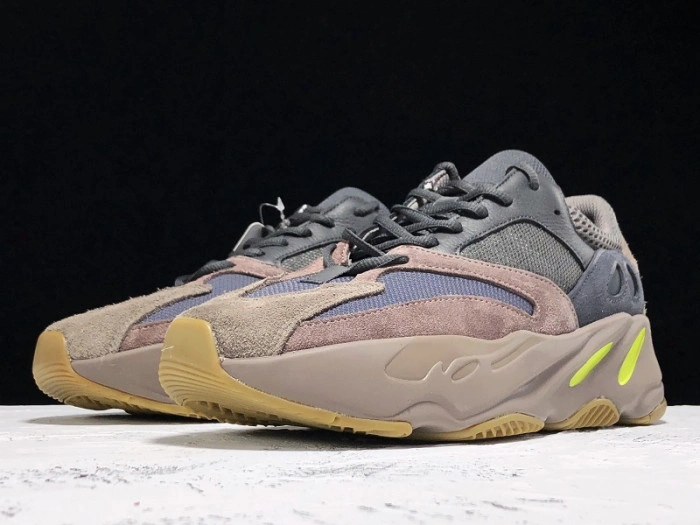 Adidas Yeezy 700 Mauve  EE9614