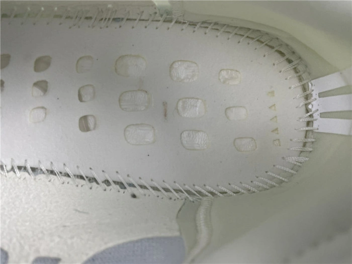 Adidas Yeezy Boost 350 V2 'Mono Ice'  GW2869