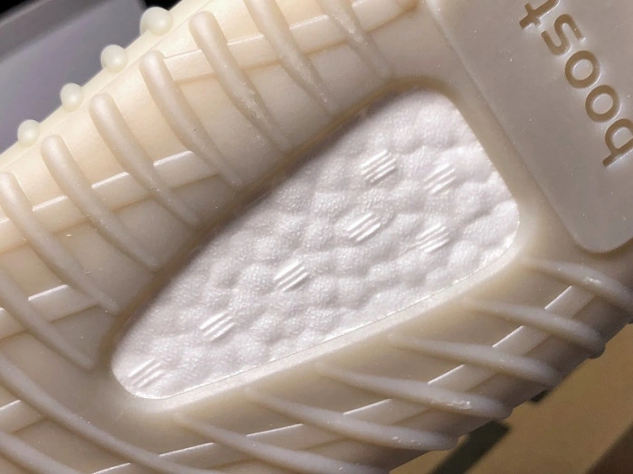 Adidas Yeezy Boost 350 V2 Beluga BB1826