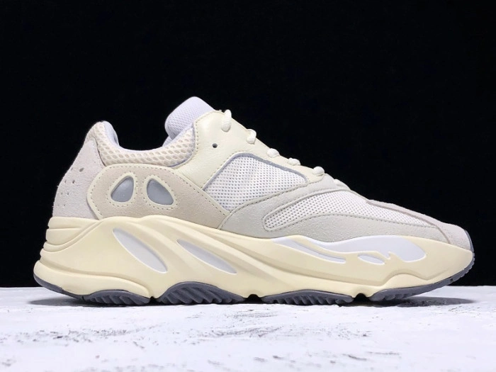 Adidas Yeezy Boost 700 Analog  EG7596