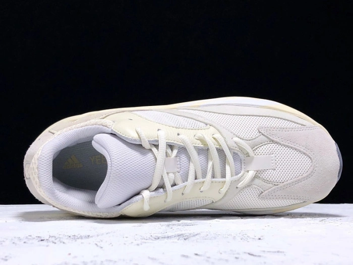 Adidas Yeezy Boost 700 Analog  EG7596