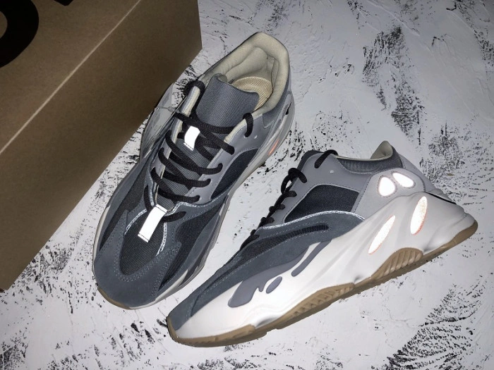Adidas Yeezy Boost 700 Magnet  FV9922