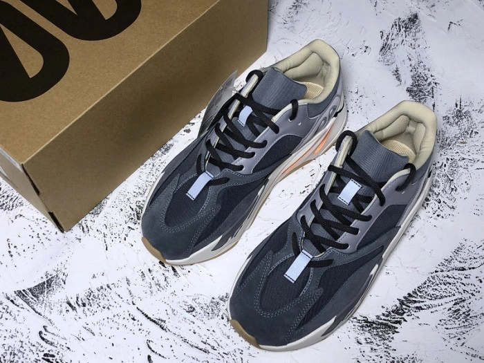 Adidas Yeezy Boost 700 Magnet  FV9922