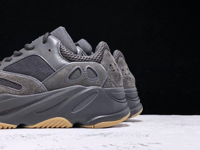 Adidas Yeezy Boost 700 Utility Black  FV5304