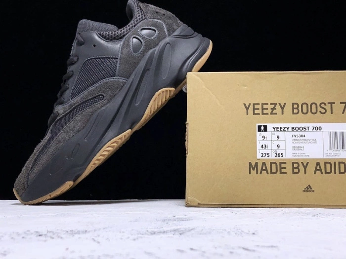Adidas Yeezy Boost 700 Utility Black  FV5304