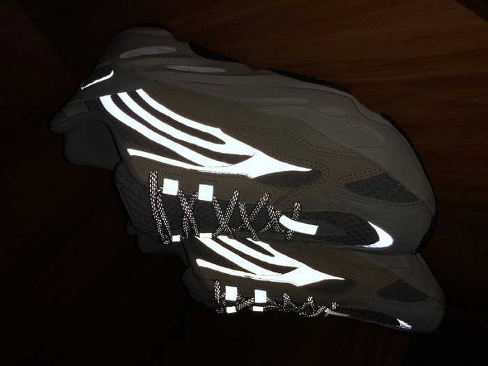 Adidas Yeezy Boost 700 V2 Cream GY7924