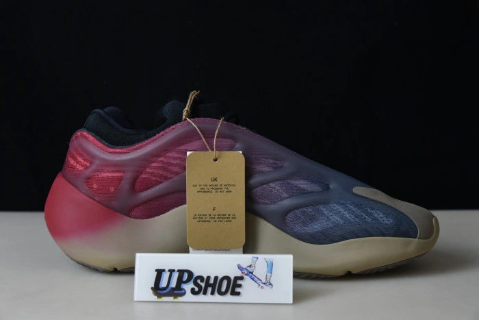 Adidas Yeezy Boost 700 V3 Fade Carbon GW1814