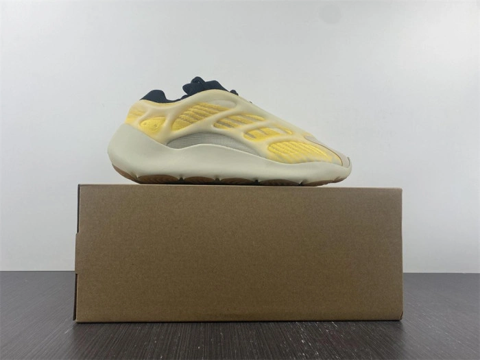 Adidas Yeezy Boost 700 V3 Mono Safflower HP5425