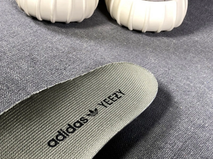 Adidas Yeezy Boost 750 OG Light Brown  B35309