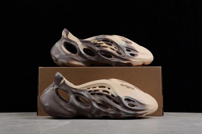 Adidas Yeezy Foam RNNR MX Cream Clay GX8774