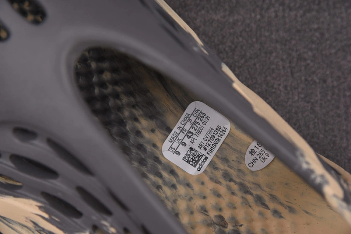 Adidas Yeezy Foam RNNR MXT Moon Gray GV7904 (One size smaller)