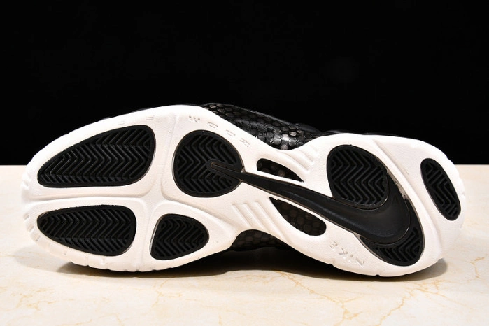 Air Foamposite Pro Dr. Doom (2016)  624041-006
