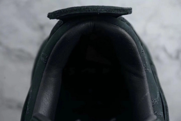Air JORDAN 4 Retro KAWS 'KAWS'  930155-001