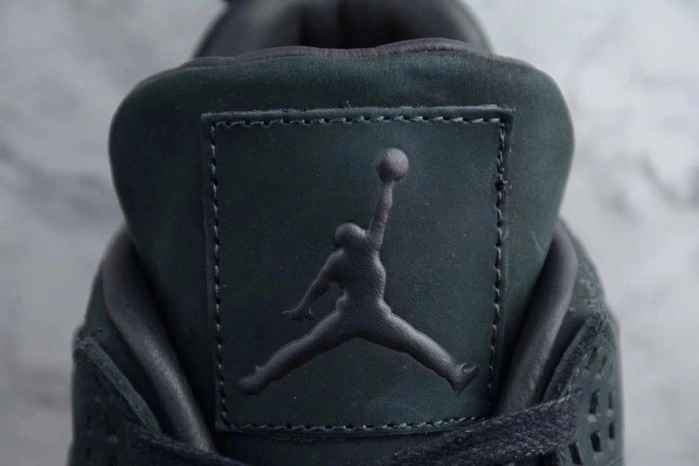 Air JORDAN 4 Retro KAWS 'KAWS'  930155-001