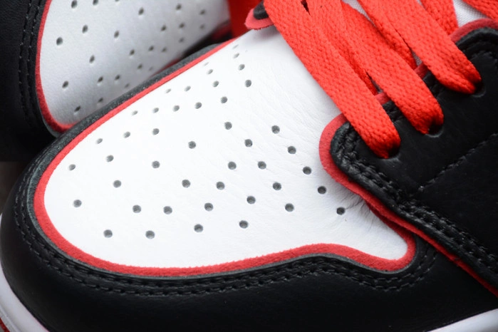 Air Jordan 1 Bloodline 555088-062