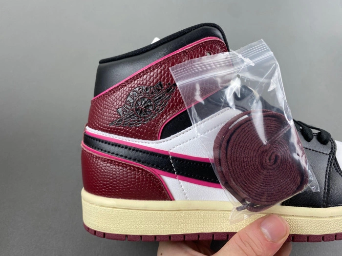 Air Jordan 1 High OG Black Red   FQ7818-101