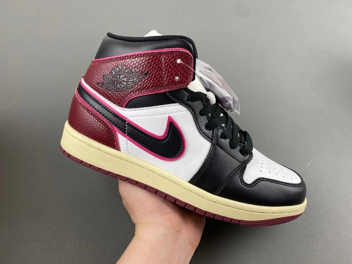 Air Jordan 1 High OG Black Red   FQ7818-101