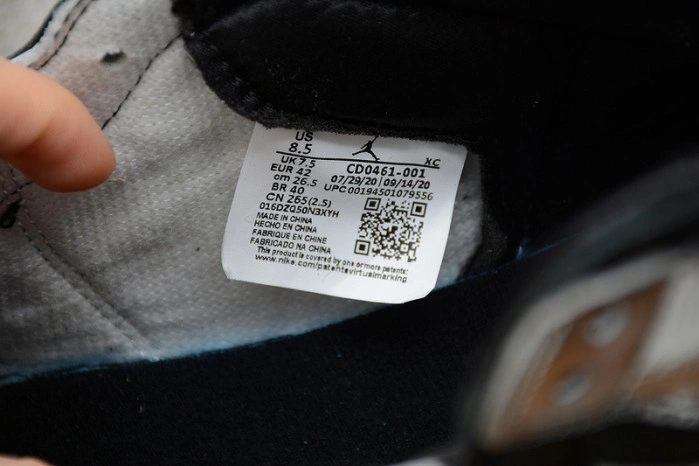 Air Jordan 1 High OG WMNS “Silver Toe” CD0461-001
