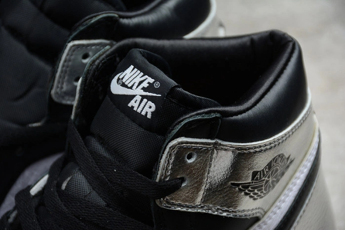 Air Jordan 1 High OG WMNS “Silver Toe” CD0461-001