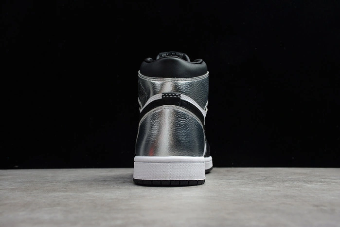 Air Jordan 1 High OG WMNS “Silver Toe” CD0461-001