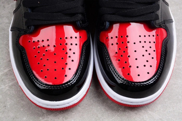 Air Jordan 1 High OG “Bred Patent” 555088-063