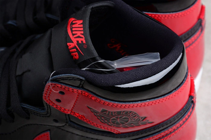 Air Jordan 1 High OG “Bred Patent” 555088-063