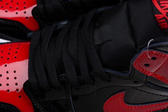 Air Jordan 1 High OG “Bred Patent” 555088-063