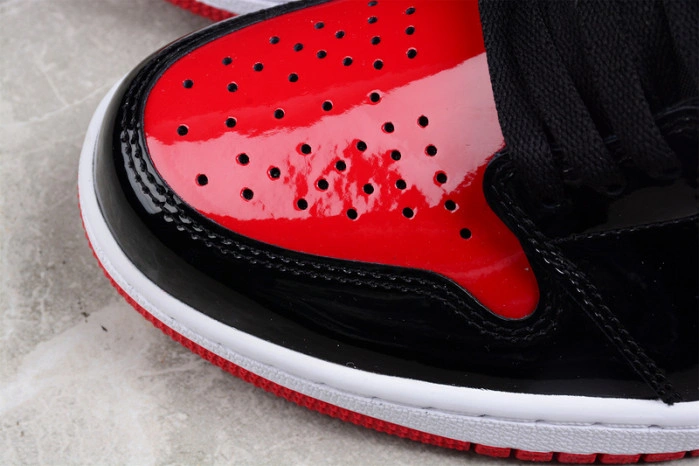 Air Jordan 1 High OG “Bred Patent” 555088-063