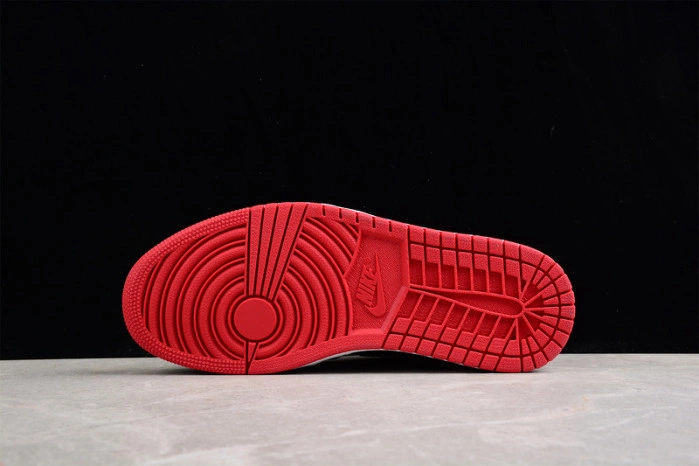 Air Jordan 1 High OG “Bred Patent” 555088-063