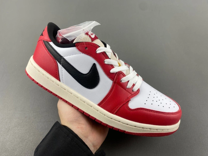 Air Jordan 1 Low OG “Chicago”   HQ6998-600