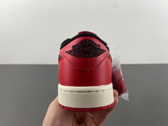 Air Jordan 1 Low OG “Chicago”   HQ6998-600