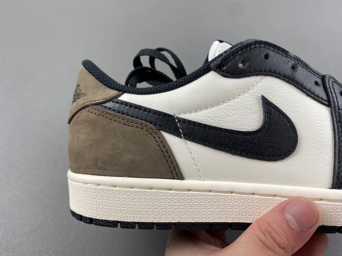 Air Jordan 1 Low OG “Mocha”   CZ0790-102